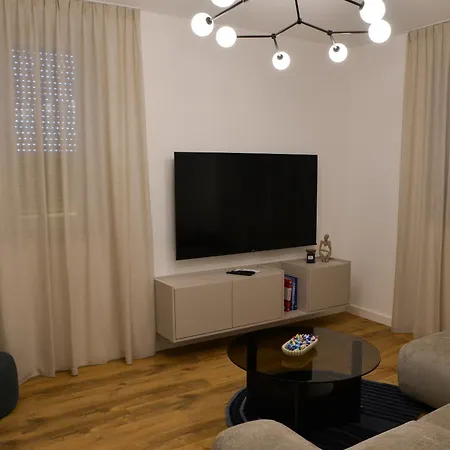 Azure - Old Town And Sea View Apartment